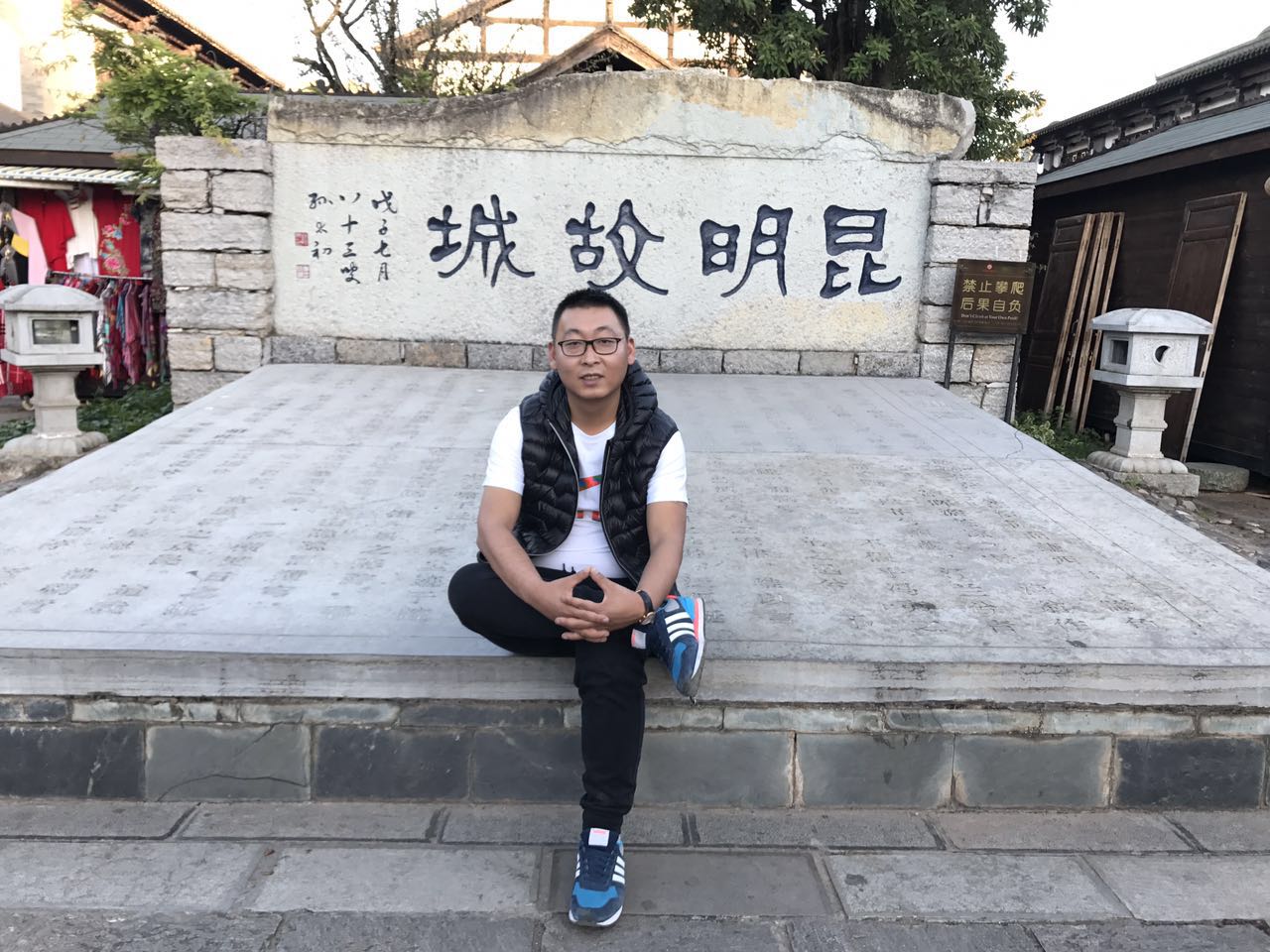 中央财经大学毕业证封皮是蓝色还是红色